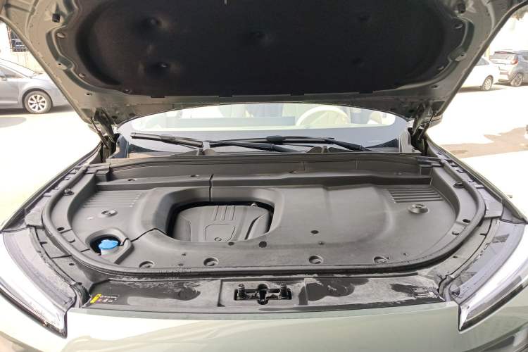 Used Wey Lanshan 2025 Four-Wheel Drive Max Engine Bay