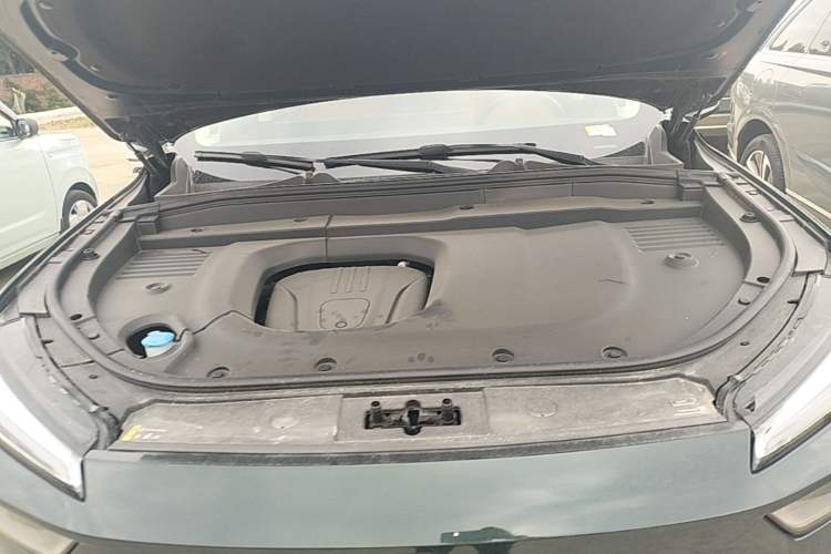 Used Wey Lanshan 2025 Four-Wheel Drive Max Engine Bay