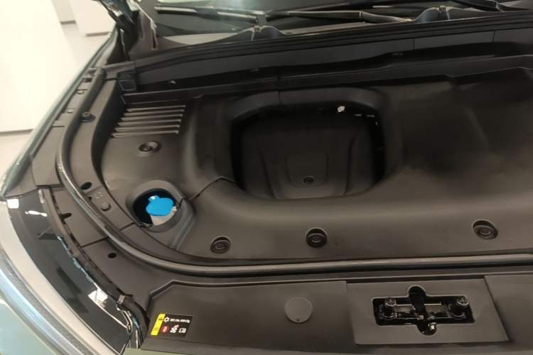Used Wey Lanshan 2025 Four-Wheel Drive Max Engine Bay Right