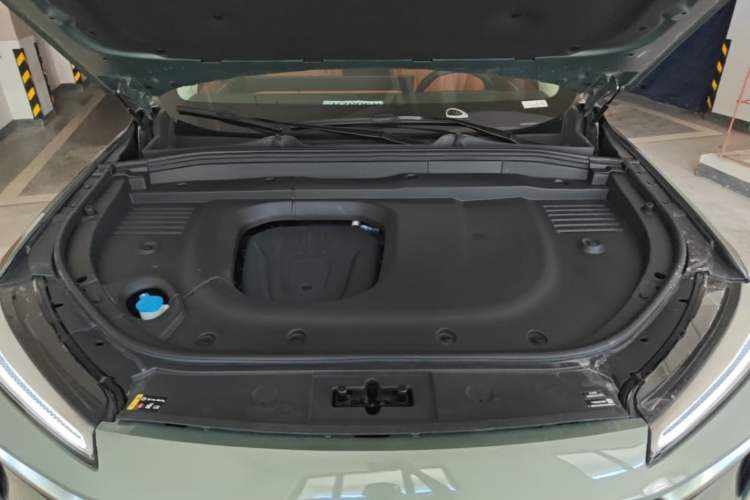 Used Wey Lanshan 2025 Four-Wheel Drive Max Engine Bay