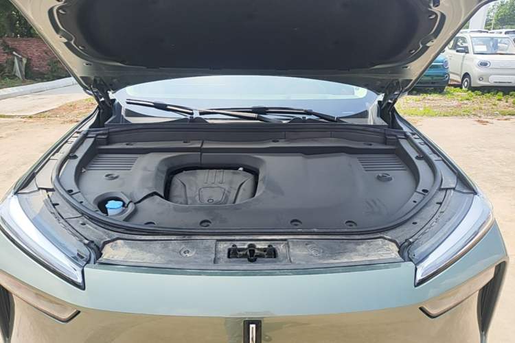 Used Wey Lanshan 2025 Four-Wheel Drive Max Engine Bay