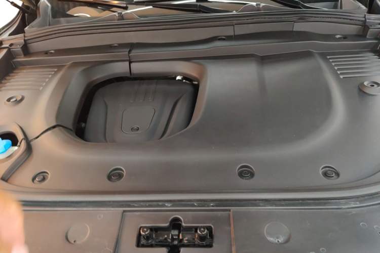 Used Wey Lanshan 2025 Four-Wheel Drive Ultra Engine Bay