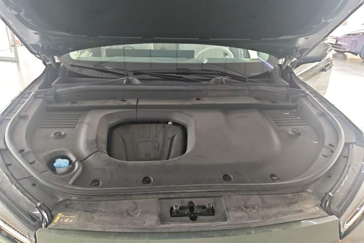 Used Wey Lanshan 2025 Four-Wheel Drive Max Engine Bay