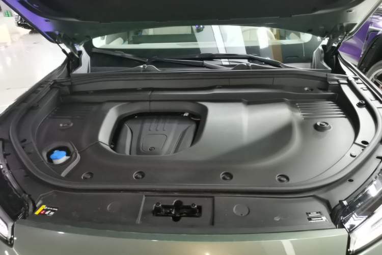 Used Wey Lanshan 2025 Four-Wheel Drive Max Engine Bay