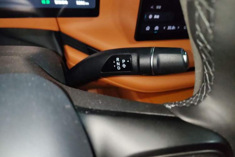 Used Wey Lanshan 2025 Four-Wheel Drive Max Gear Lever