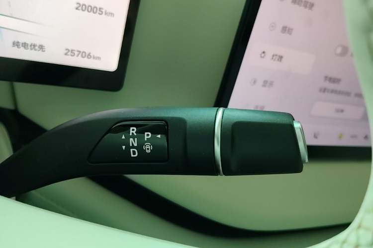 Used Wey Lanshan 2025 Four-Wheel Drive Max Gear Lever