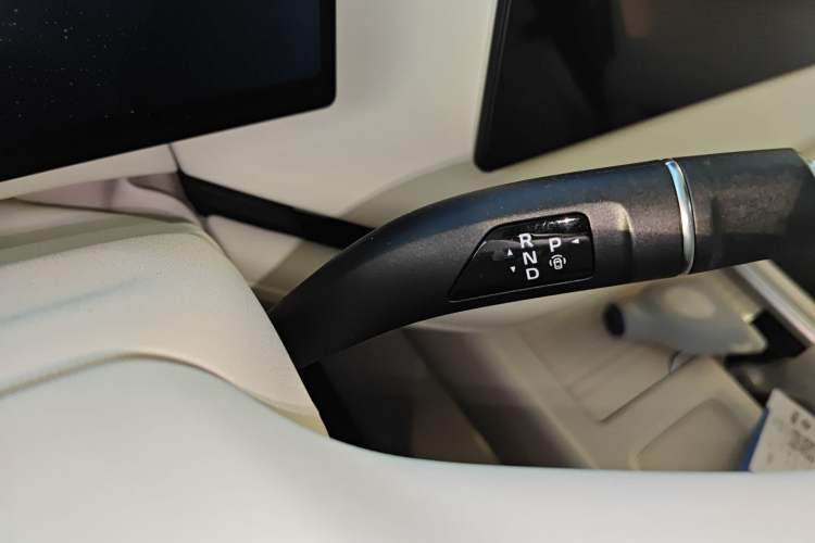 Used Wey Lanshan 2025 Four-Wheel Drive Max Gear Lever