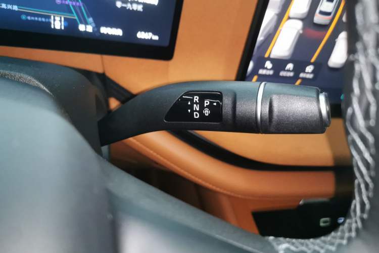 Used Wey Lanshan 2025 Four-Wheel Drive Ultra Gear Lever
