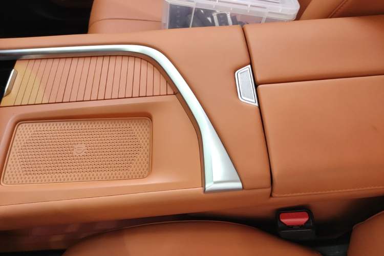Used Wey Lanshan 2025 Four-Wheel Drive Ultra Gear Lever