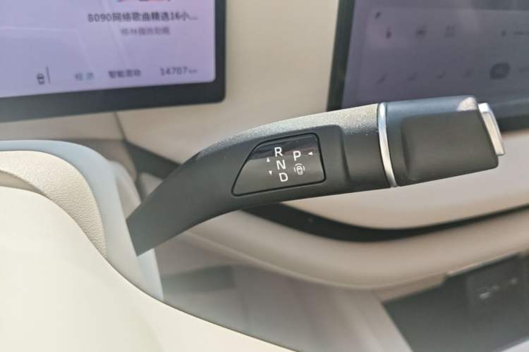 Used Wey Lanshan 2025 Four-Wheel Drive Max Gear Lever