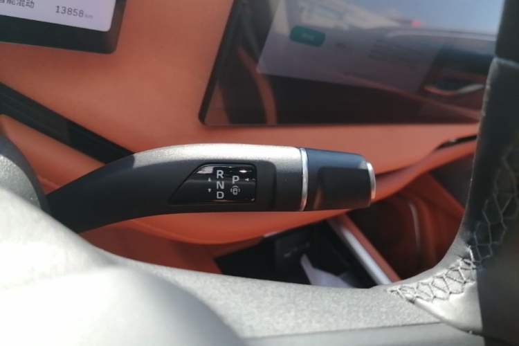 Used Wey Lanshan 2025 Four-Wheel Drive Ultra Gear Lever