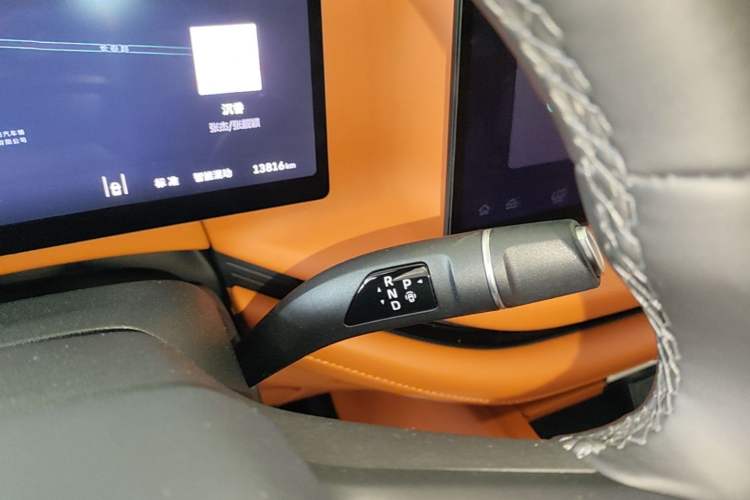 Used Wey Lanshan 2025 Four-Wheel Drive Max Gear Lever
