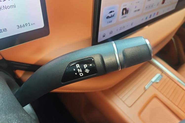 Used Wey Lanshan 2025 Four-Wheel Drive Max Gear Lever