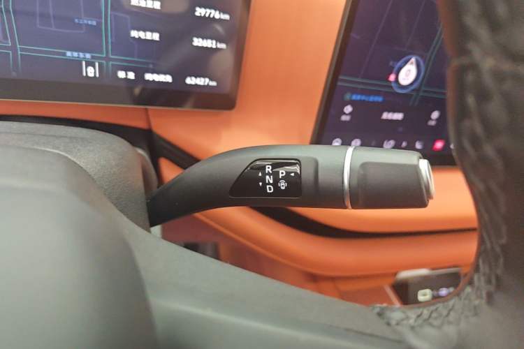 Used Wey Lanshan 2025 Four-Wheel Drive Max Gear Lever