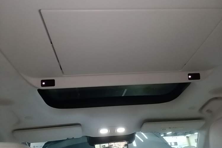 Used Wey Lanshan 2025 Four-Wheel Drive Ultra Headliner