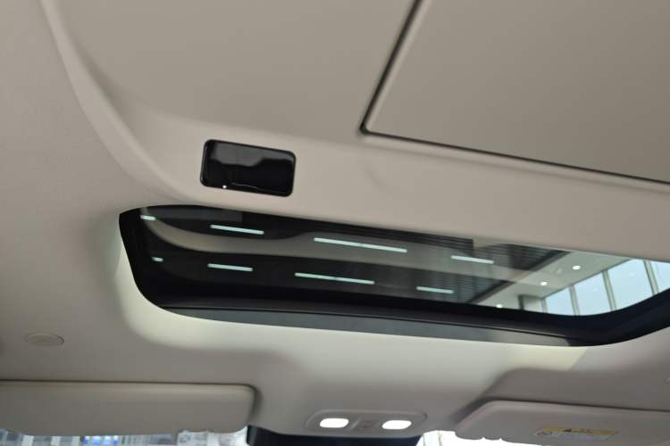Used Wey Lanshan 2025 Four-Wheel Drive Max Headliner