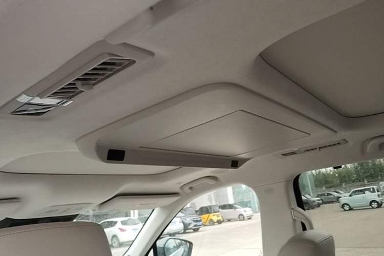 Used Wey Lanshan 2025 Four-Wheel Drive Ultra Headliner