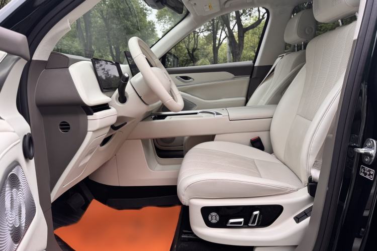 Used Wey Lanshan 2025 Four-Wheel Drive Max Interior 2