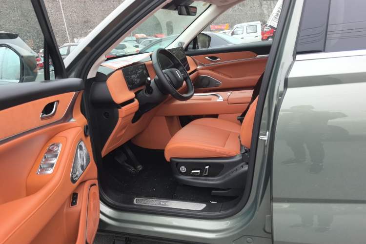 Used Wey Lanshan 2025 Four-Wheel Drive Ultra Interior 2