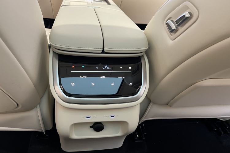 Used Wey Lanshan 2025 Four-Wheel Drive Max Interior 4