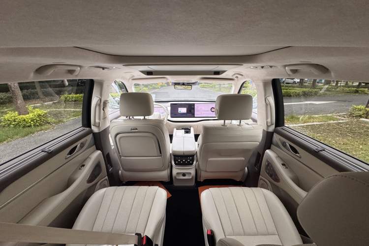 Used Wey Lanshan 2025 Four-Wheel Drive Max Interior 5