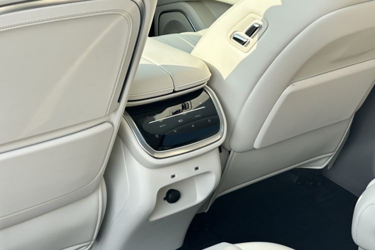 Used Wey Lanshan 2025 Four-Wheel Drive Max Interior 5
