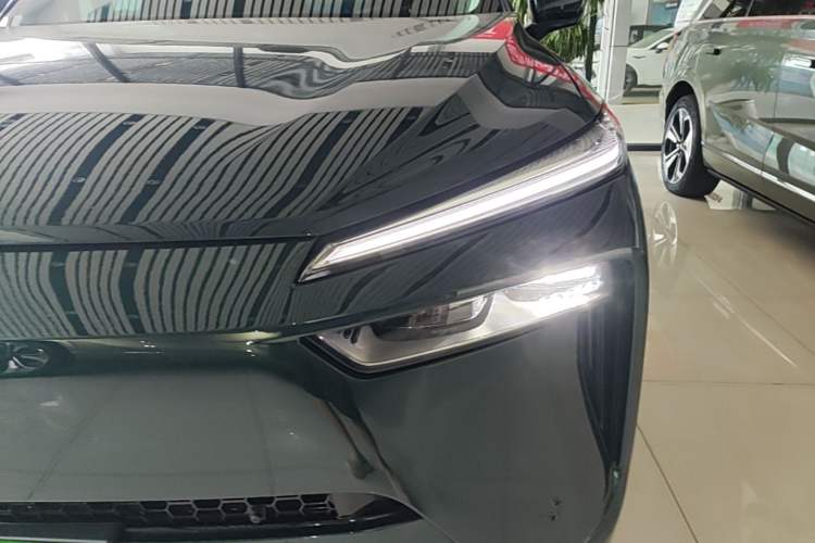 Used Wey Lanshan 2025 Four-Wheel Drive Max Left Front Headlight