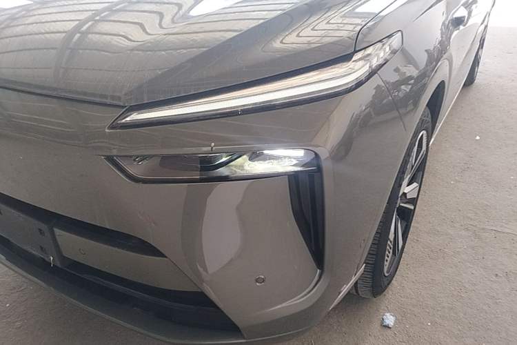 Used Wey Lanshan 2025 Four-Wheel Drive Max Left Front Headlight