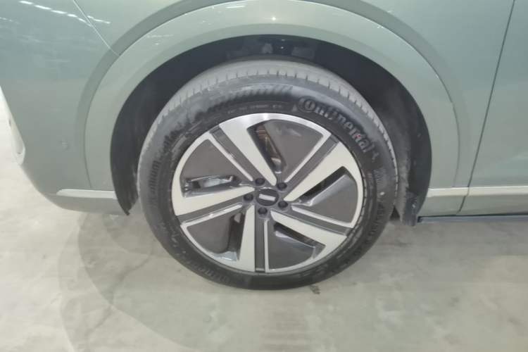 Used Wey Lanshan 2025 Four-Wheel Drive Max Left Front Wheel Hub