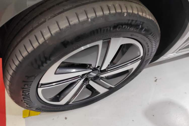 Used Wey Lanshan 2025 Four-Wheel Drive Ultra Left Front Wheel Hub