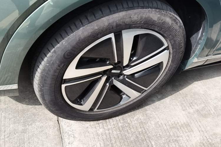 Used Wey Lanshan 2025 Four-Wheel Drive Ultra Left Front Wheel Hub