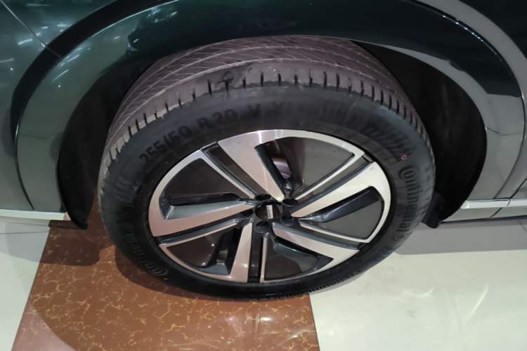 Used Wey Lanshan 2025 Four-Wheel Drive Max Left Front Wheel Hub