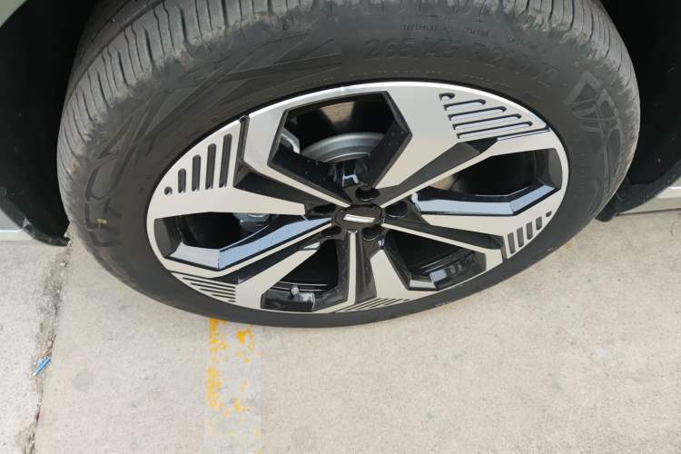 Used Wey Lanshan 2025 Four-Wheel Drive Ultra Left Front Wheel Hub