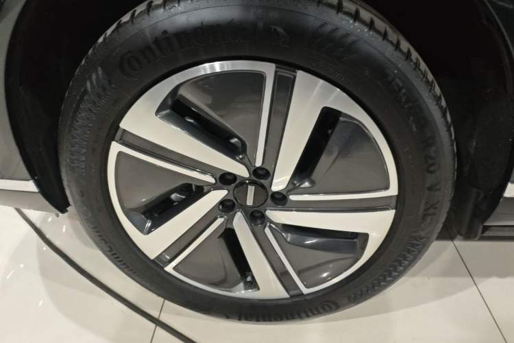 Used Wey Lanshan 2025 Four-Wheel Drive Max Left Front Wheel Hub