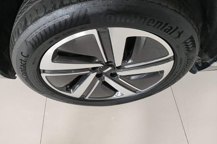 Used Wey Lanshan 2025 Four-Wheel Drive Max Left Front Wheel Hub