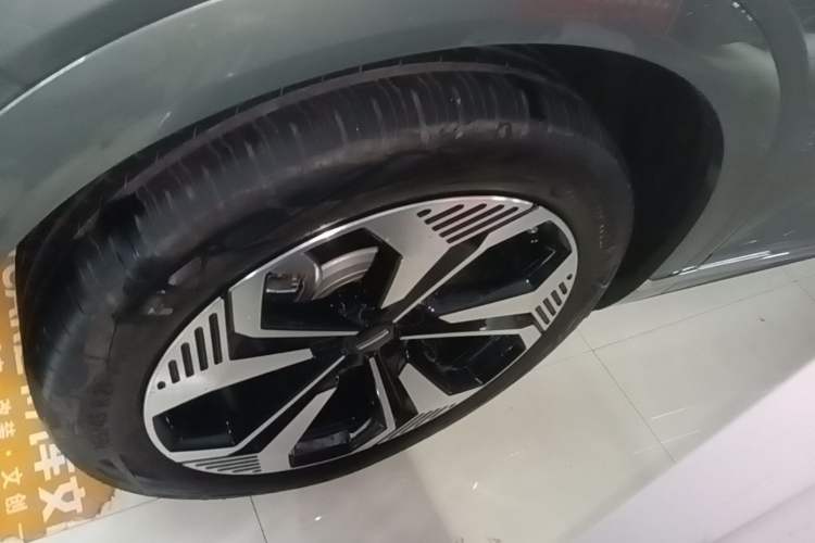 Used Wey Lanshan 2025 Four-Wheel Drive Ultra Left Front Wheel Hub