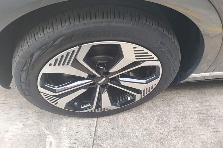 Used Wey Lanshan 2025 Four-Wheel Drive Ultra Left Front Wheel Hub