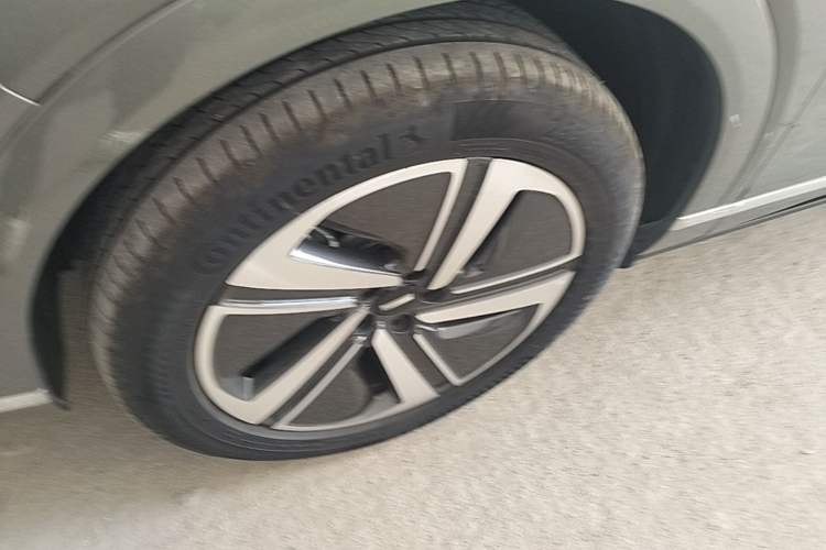 Used Wey Lanshan 2025 Four-Wheel Drive Max Left Front Wheel Hub