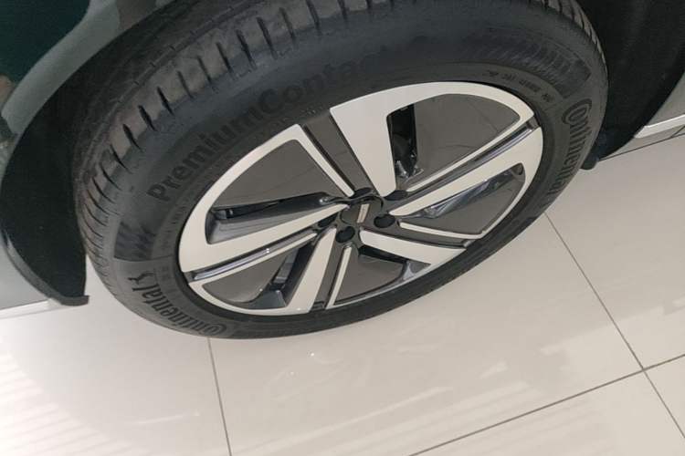 Used Wey Lanshan 2025 Four-Wheel Drive Max Left Front Wheel Hub
