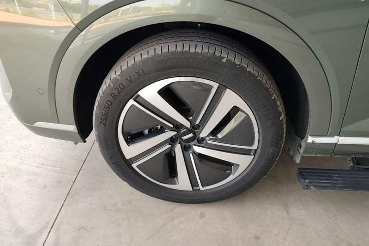 Used Wey Lanshan 2025 Four-Wheel Drive Max Left Front Wheel Hub