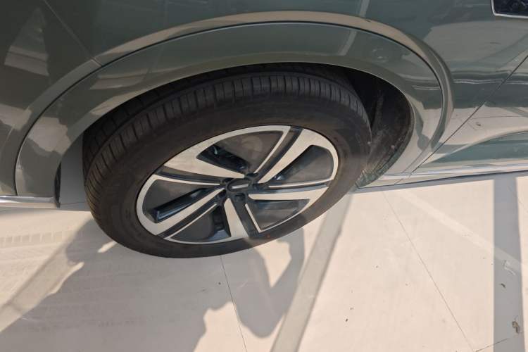 Used Wey Lanshan 2025 Four-Wheel Drive Ultra Left Front Wheel Hub