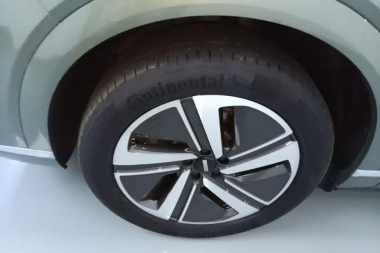 Used Wey Lanshan 2025 Four-Wheel Drive Max Left Front Wheel Hub