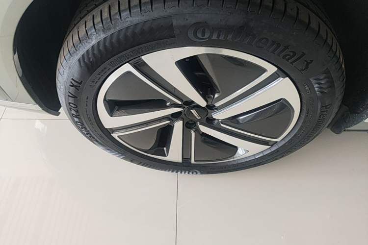 Used Wey Lanshan 2025 Four-Wheel Drive Max Left Front Wheel Hub