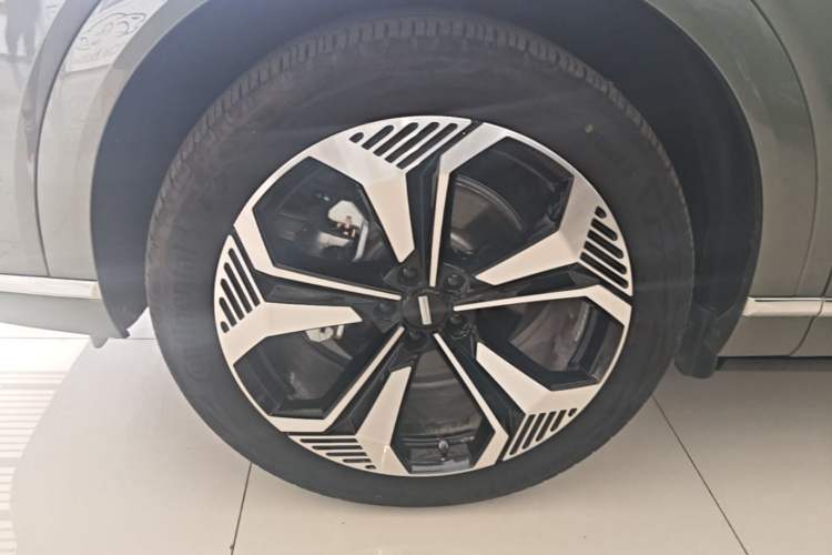 Used Wey Lanshan 2025 Four-Wheel Drive Ultra Left Front Wheel Hub