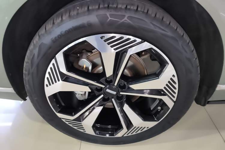 Used Wey Lanshan 2025 Four-Wheel Drive Ultra Left Front Wheel Hub