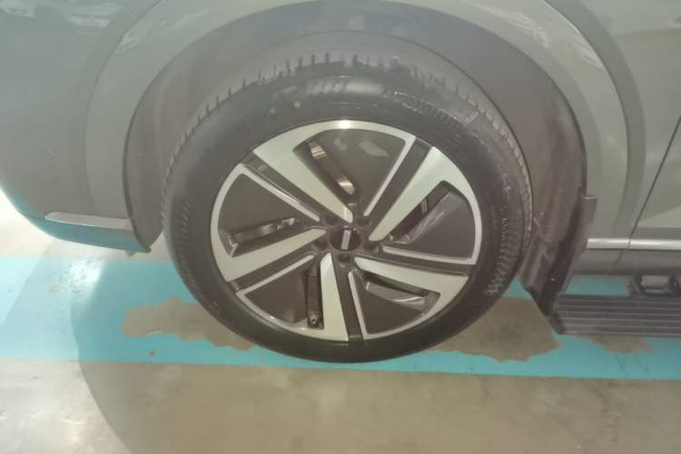Used Wey Lanshan 2025 Four-Wheel Drive Max Left Front Wheel Hub