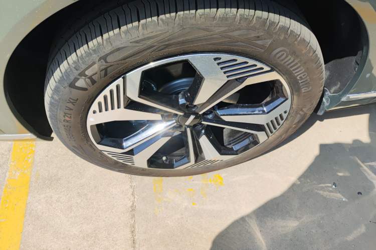Used Wey Lanshan 2025 Four-Wheel Drive Ultra Left Front Wheel Hub