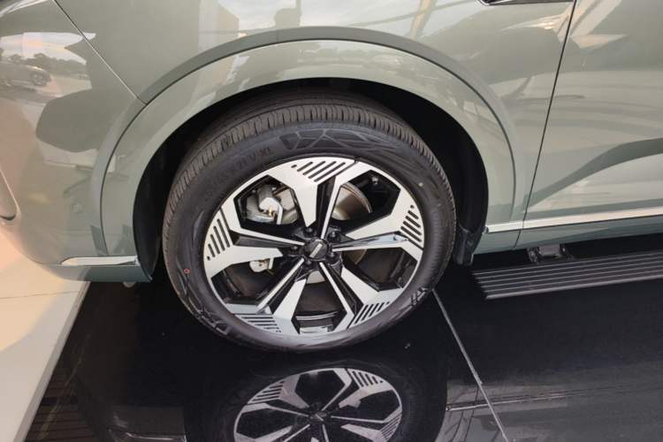Used Wey Lanshan 2025 Four-Wheel Drive Max Left Front Wheel Hub