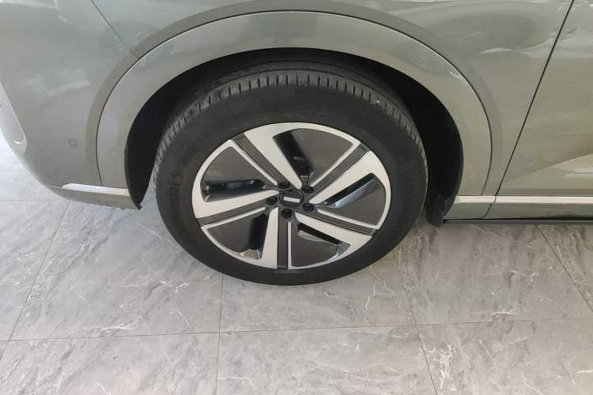 Used Wey Lanshan 2025 Four-Wheel Drive Max Left Front Wheel Hub