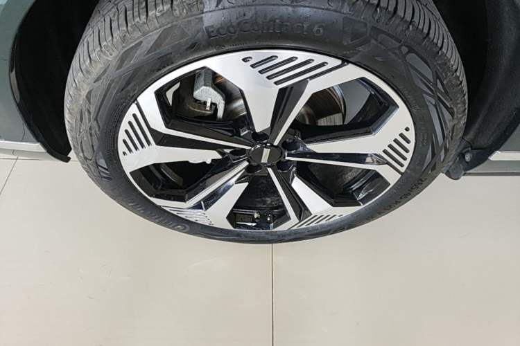 Used Wey Lanshan 2025 Four-Wheel Drive Max Left Front Wheel Hub
